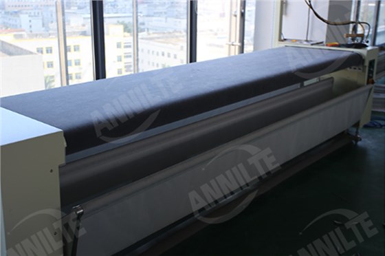 旋轉(zhuǎn)燙臺(tái)毛氈帶1