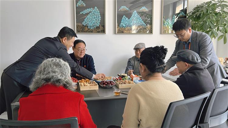 書畫家走進濟南安耐-5